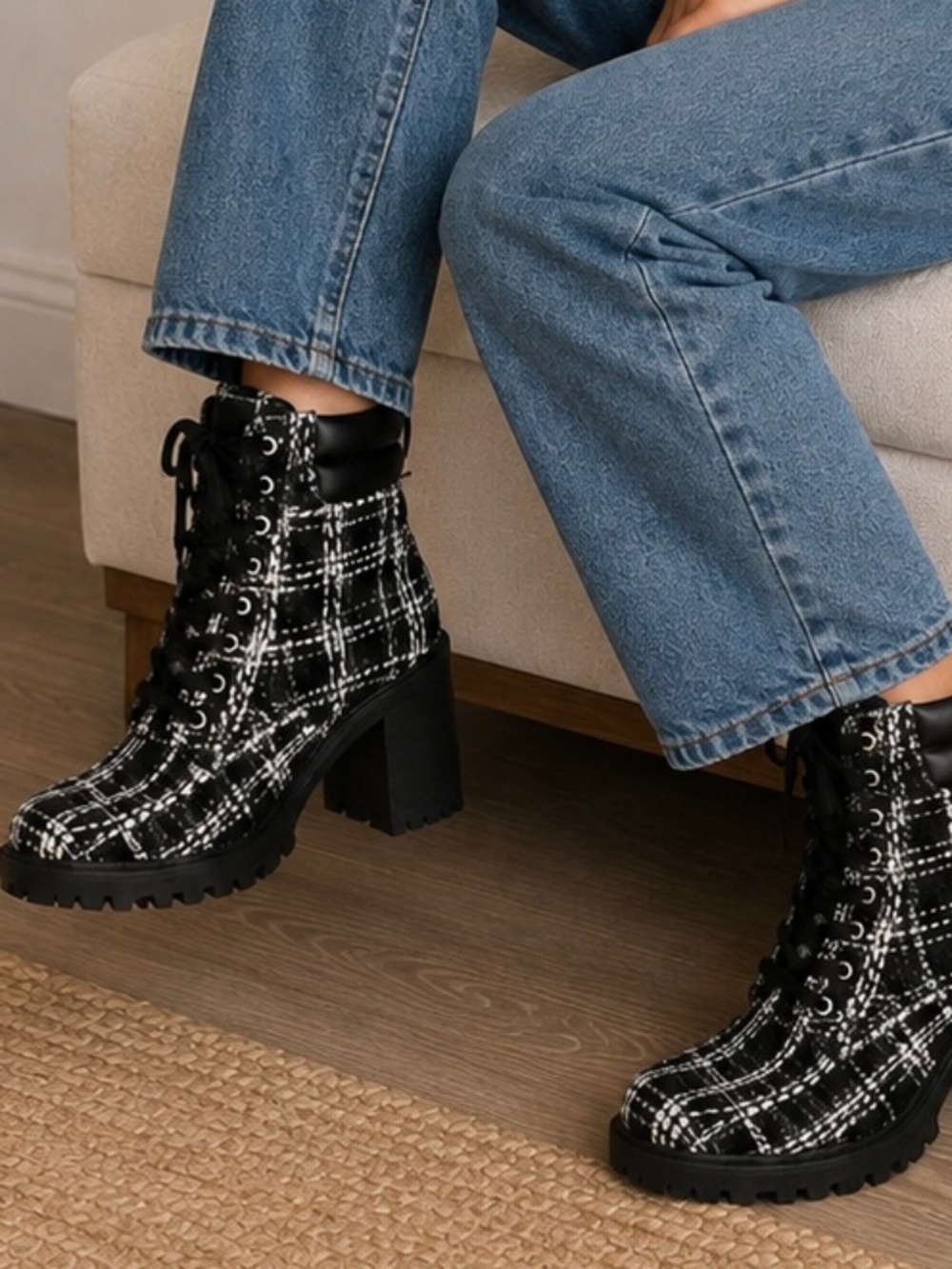 JLO Jennifer Lopez Black White Tweed Lace-Up Chunky Heel Boots Size 8M